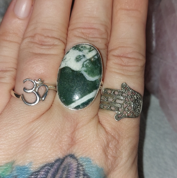 Gorgeous Moss Agate Oval Ring Size 7 - Picture 2 of 8